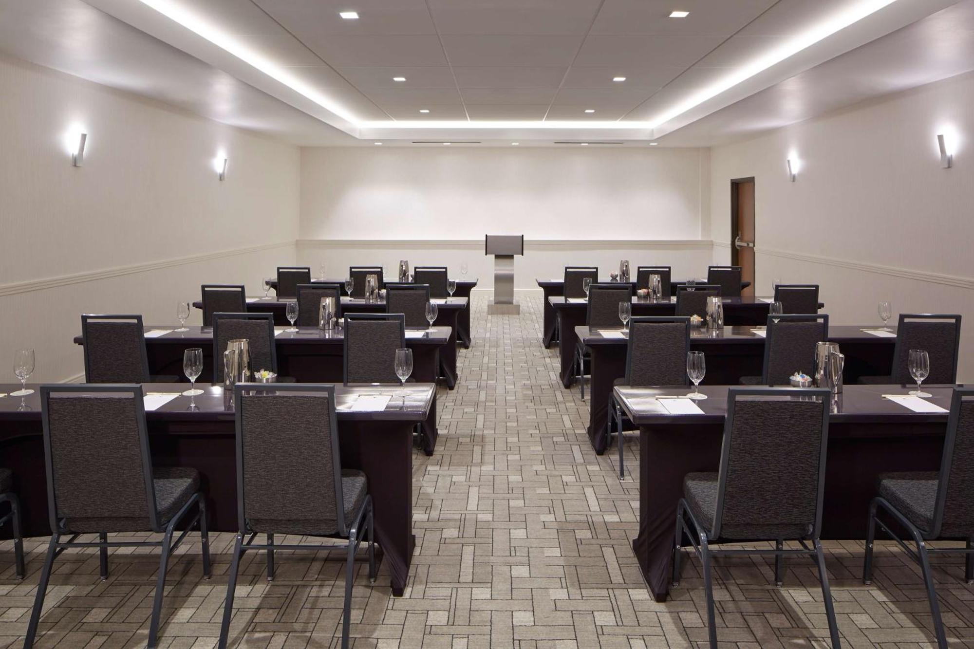 מלון Doubletree By Hilton Atlanta Perimeter דאנוודי מראה חיצוני תמונה