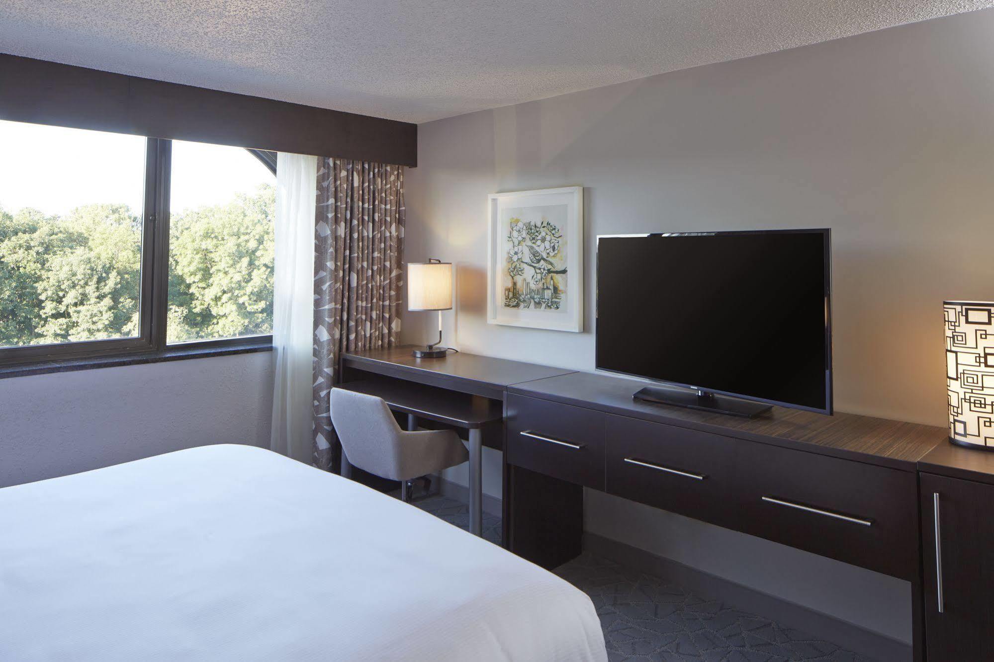 מלון Doubletree By Hilton Atlanta Perimeter דאנוודי מראה חיצוני תמונה