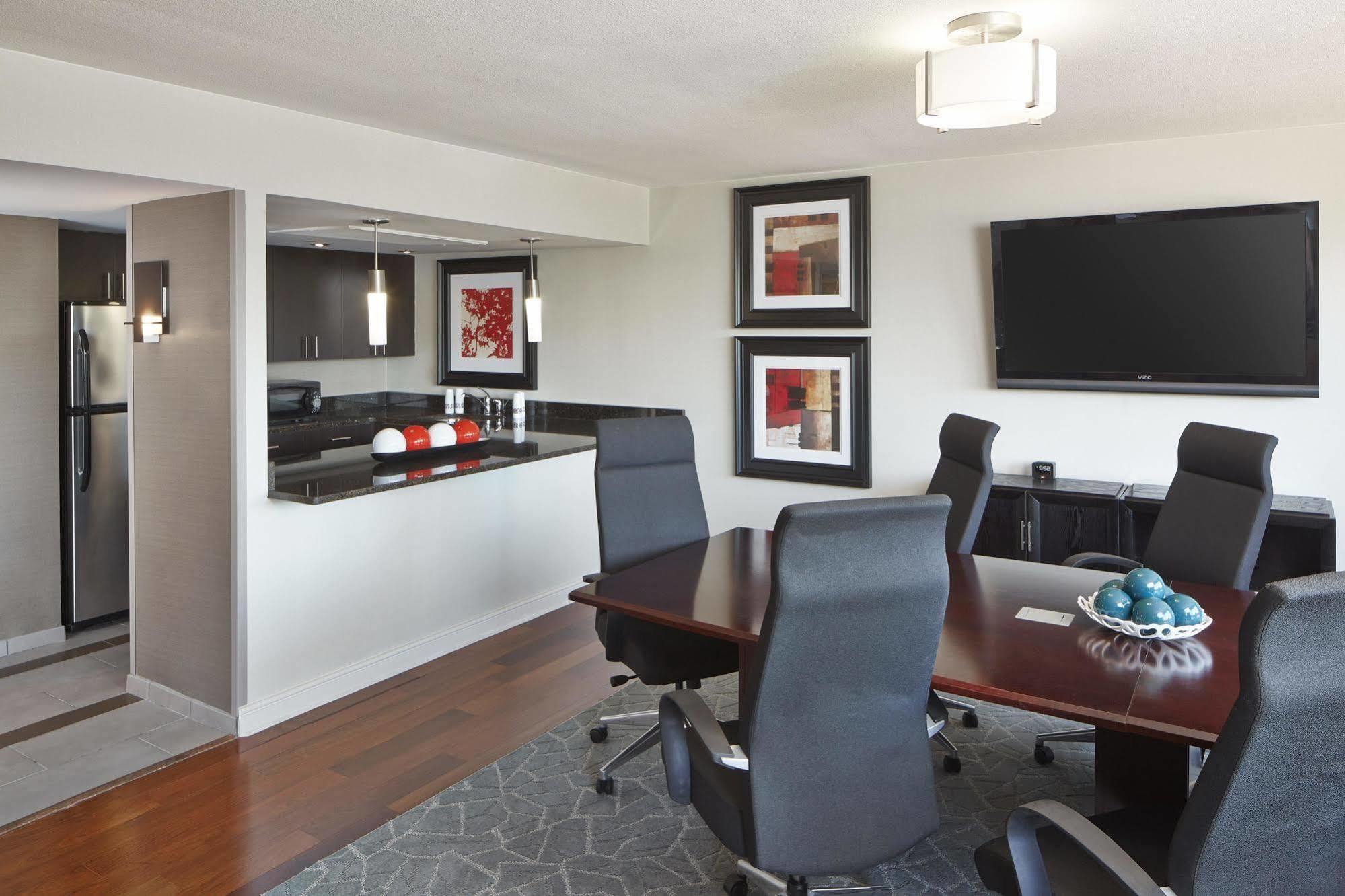 מלון Doubletree By Hilton Atlanta Perimeter דאנוודי מראה חיצוני תמונה
